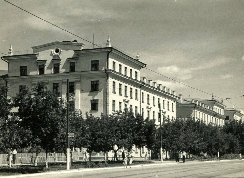 Куйбышев в 50-60-е годы. Ретро Самара Ставьте реакции, если вам нравится наше ретро-путешествие и делитесь постом с друзьями!