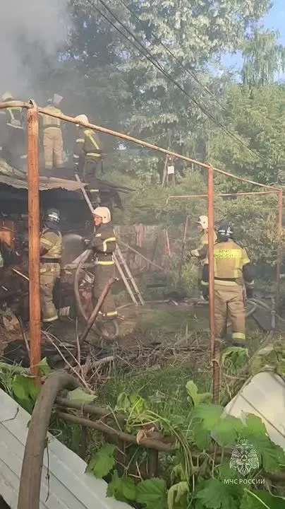 В Самаре произошел крупный пожар в частном доме