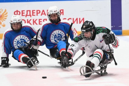 Сборная Самарской области выступила на хоккейном турнире «Парни из стали»