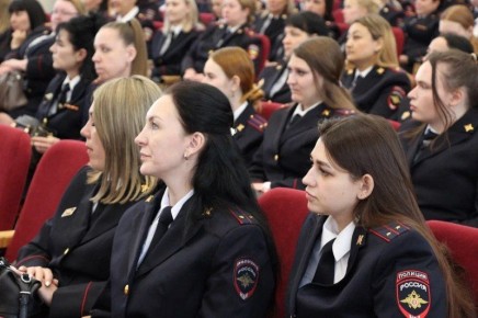 Руководство ГУ МВД России по Самарской области поздравило сотрудников подразделений по делам несовершеннолетних с профессиональным праздником