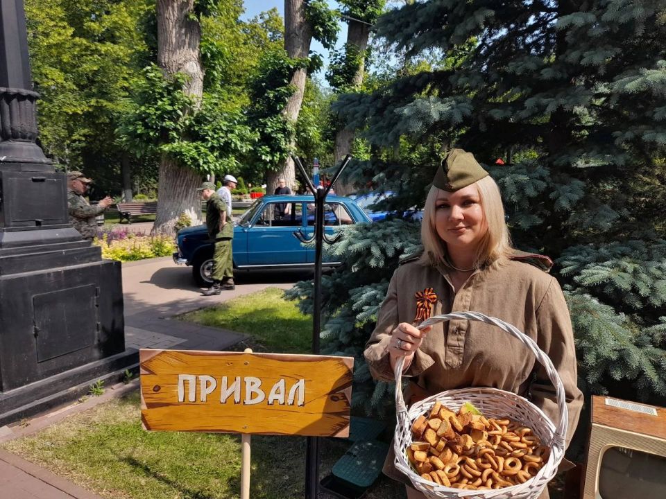 #прямосейчас в Струковском саду Самары – последние приготовления к открытию юбилейного XXX фестиваля журналистики «Пресса-2025»!