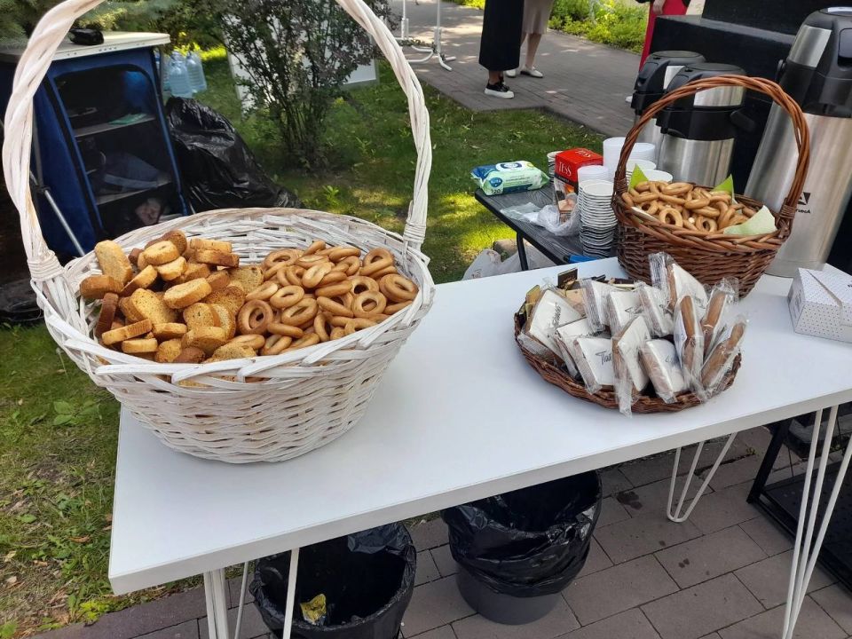 #прямосейчас в Струковском саду Самары – последние приготовления к открытию юбилейного XXX фестиваля журналистики «Пресса-2025»!