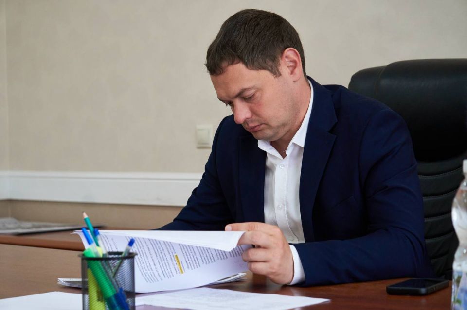 Провел прием граждан и предпринимателей