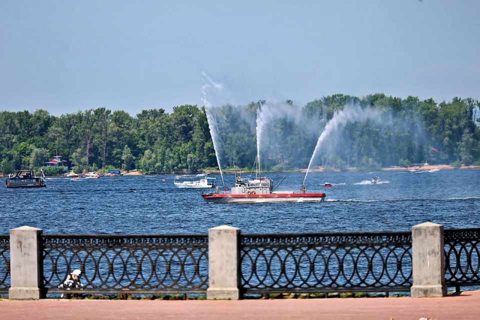 В Самаре состоялся парад судов