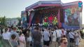 Знаменитая "Калинка" заряжает настроением зрителей концерта на площади Куйбышева