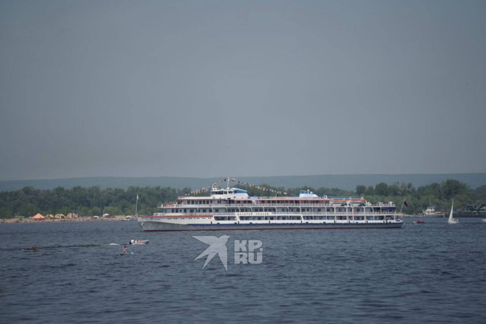 Тем временем в Самаре проходит парад судов