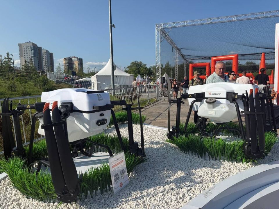 На набережной Автозаводского района Тольятти проходит Кубок Самарской области по гонкам дронов