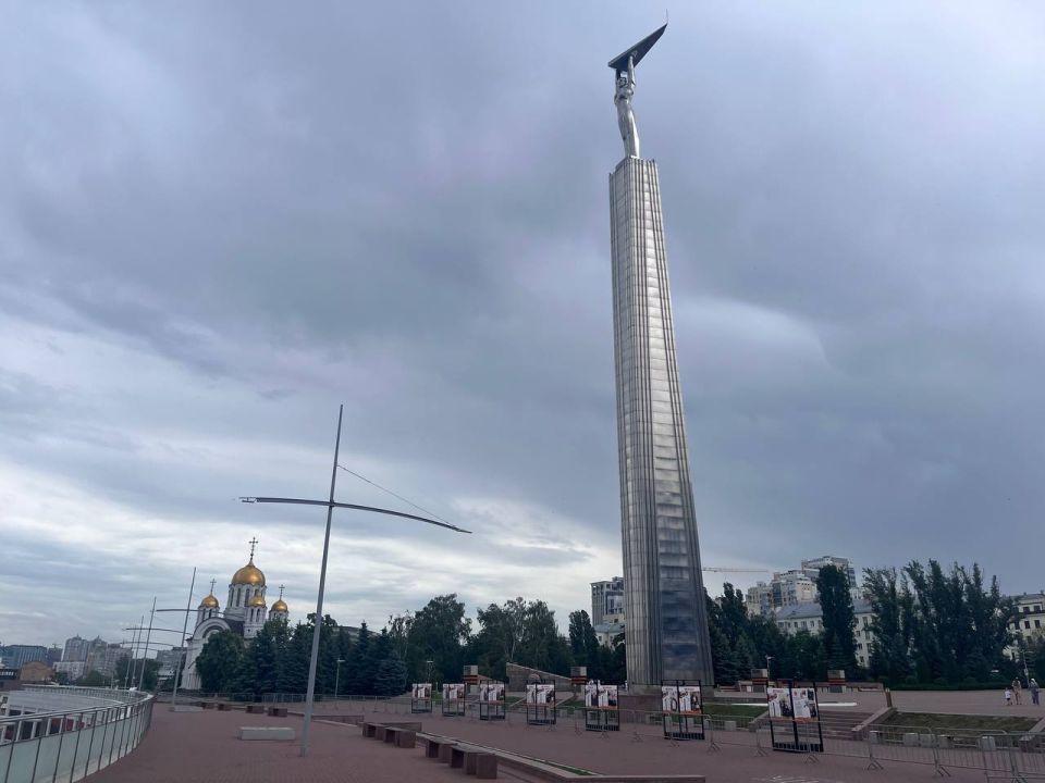 Доброе утро!. В субботу, 14 июня, столбики термометров покажут отметку +25...+30 °C. Прогнозируют переменную облачность, местами кратковременный дождь, гроза, град
