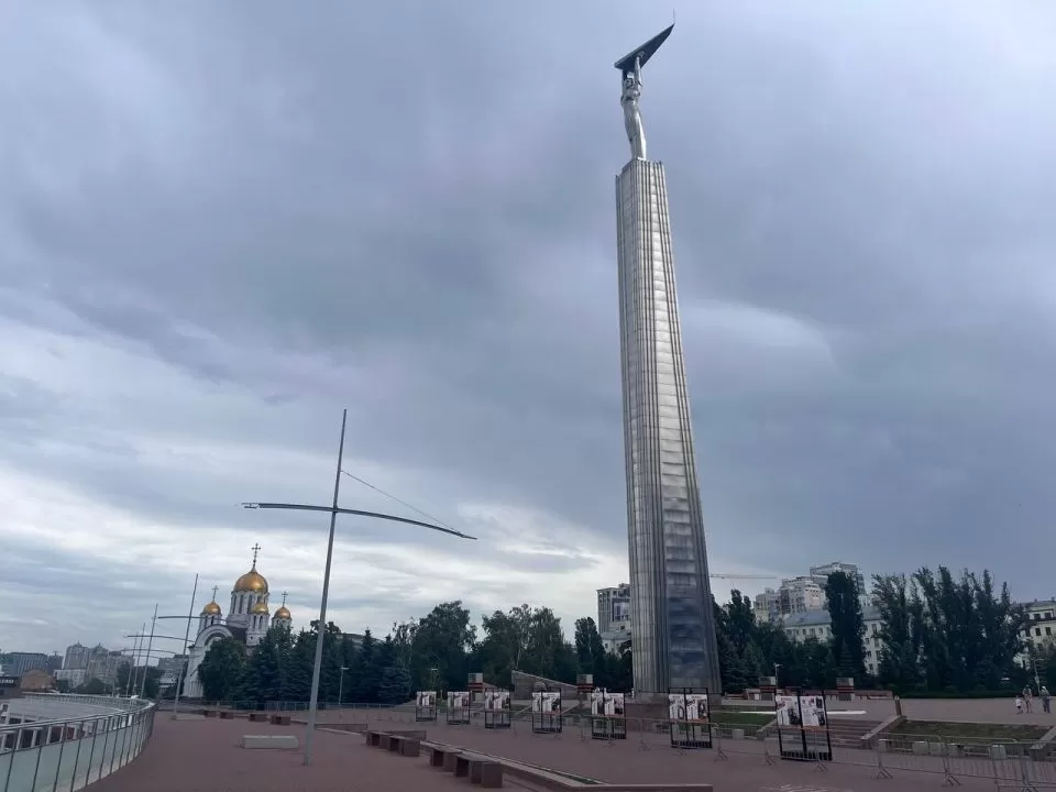 Доброе утро!. В субботу, 14 июня, столбики термометров покажут отметку +25...+30 °C. Прогнозируют переменную облачность, местами кратковременный дождь, гроза, град