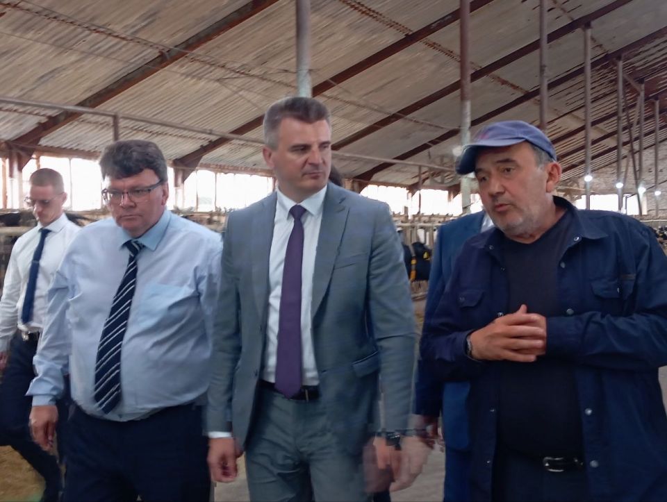 Вячеслав Романов посетил ферму