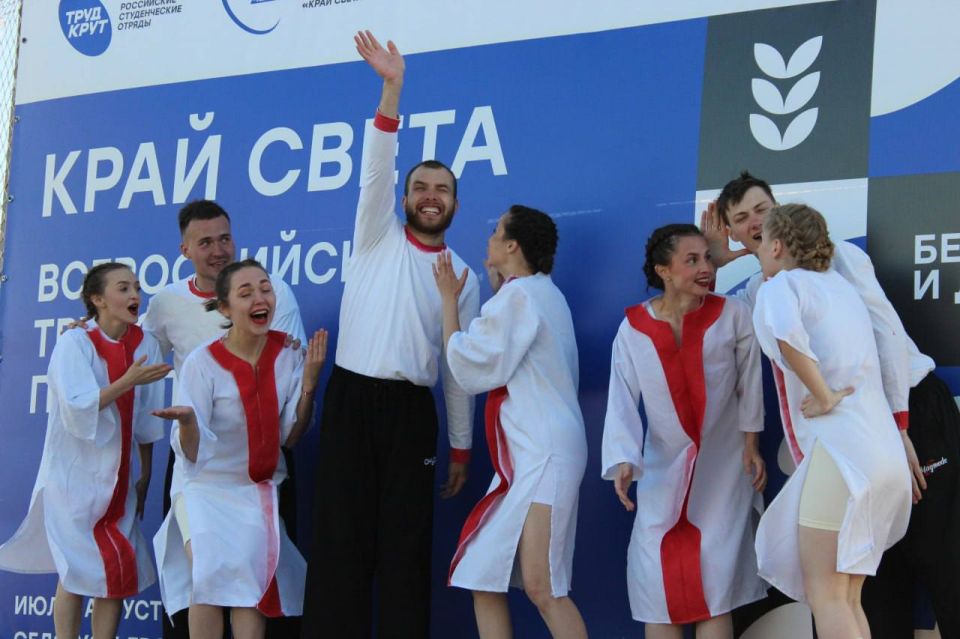 На Камчатке приступил к работе Всероссийский сводный студенческий путинный отряд «Край света»