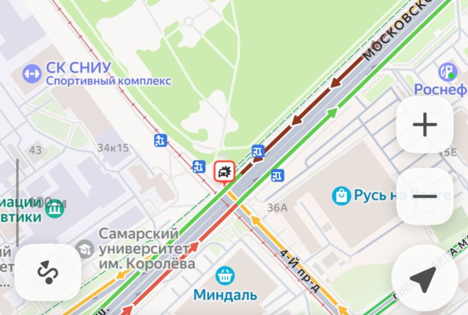 В Самаре на Московском шоссе рядом с Ботаническим садом произошло ДТП с участием общественного транспорта