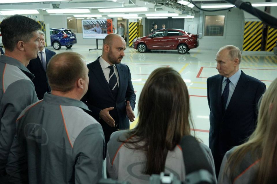 Сегодня свой День рождения отмечает Губернатор Самарской области Вячеслав Федорищев