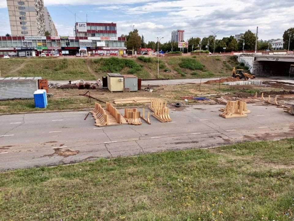Мост на Революционной. Подрядчик приступил к демонтажу пролётных балок моста