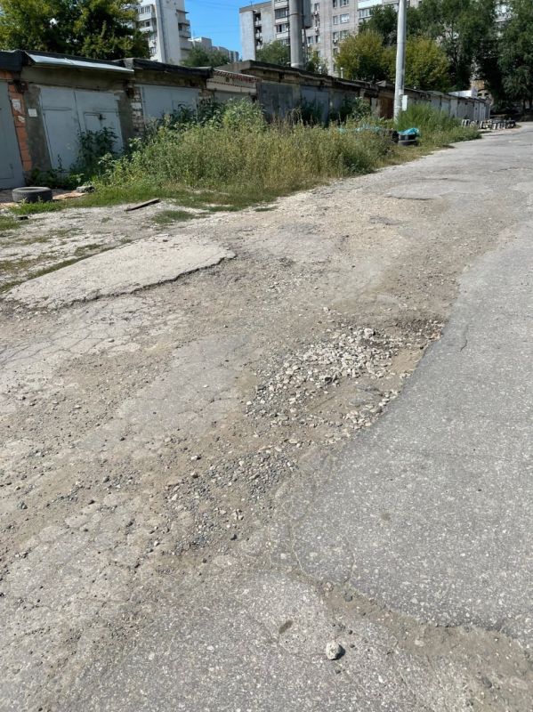 Самарцы недовольны состоянием дороги на улице Дыбенко