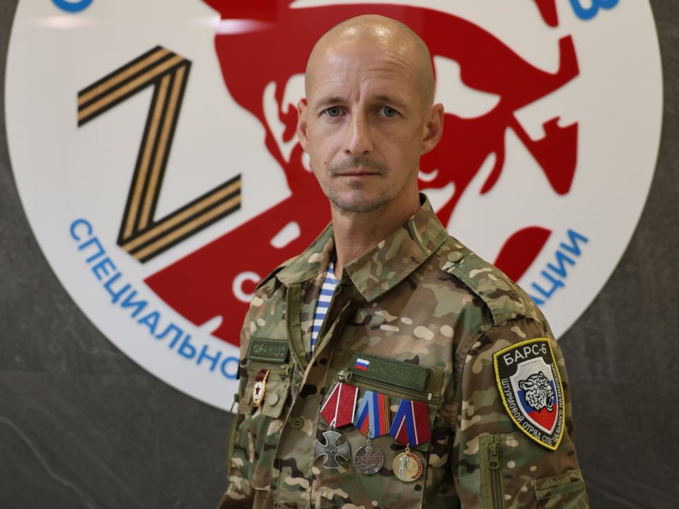 Ветеран специальной военной операции, член Ассоциации ветеранов СВО Самары Евгений Куликов после возращения из зоны боевых действий продолжает активную общественную работу: участвует в сборе гуманитарной помощи и проводит...