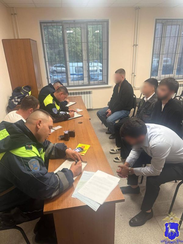 В Самаре на улице Советской Армии водители свадебного кортежа нарушили Правила дорожного движения