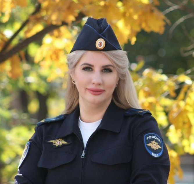 Доброго утра и позитивного начала выходных вам желает заместитель начальника следственного отдела О МВД России по г. Чапаевску Елена Седова