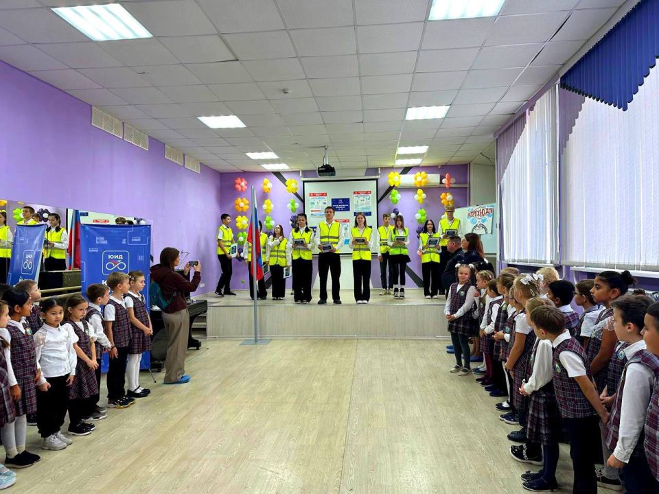 В Самаре состоялось очень важное и трогательное событие — «Посвящение в пешеходы» для первоклассников школы №67!