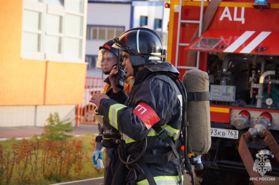 #Официально. О пожаре в Автозаводском районе Тольятти В 15.14 поступило сообщение о пожаре по адресу: г. Тольятти, Автозаводский район, б-р Туполева, 14. Прибывшими подразделениями обнаружено, что на месте вызова горят...