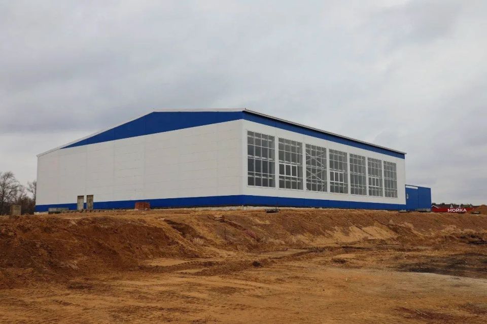 Вячеслав Федорищев проверил ход строительства ФОКа в селе Красный Яр
