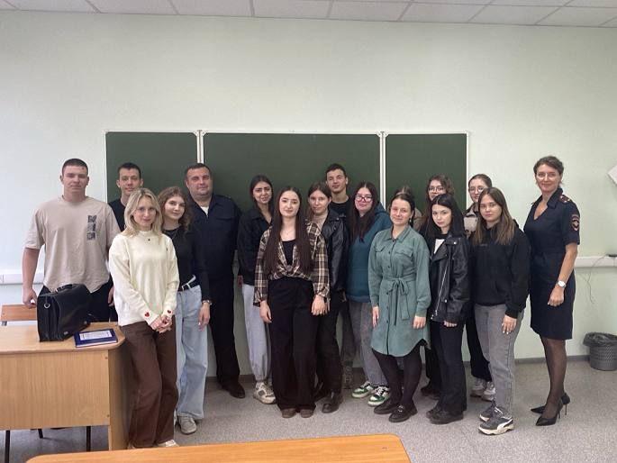 В Самарской области, в рамках Всероссийской акции МВД России «Школа информационной безопасности», сотрудники полиции и представители Общественных советов при территориальных органах внутренних дел проводят профилактические...