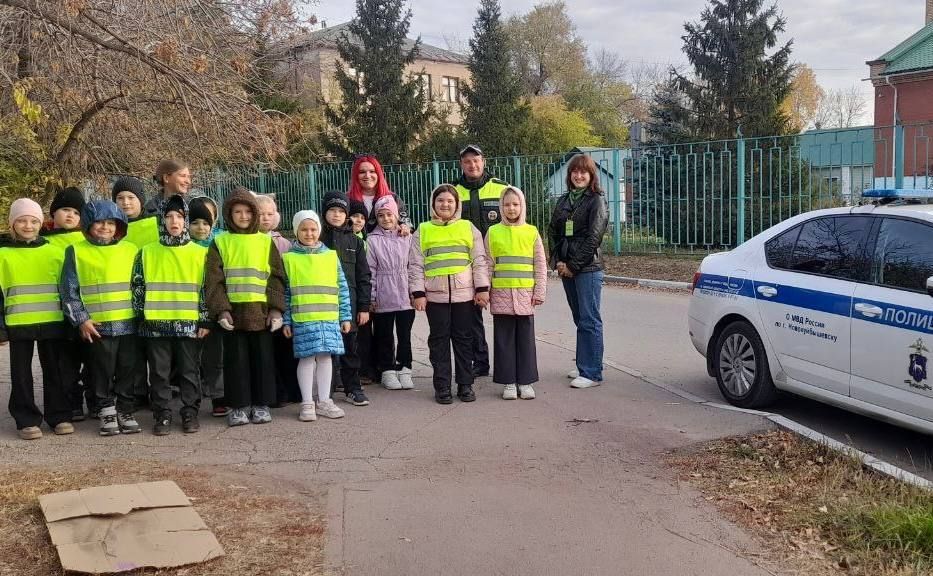 Сотрудники #Госавтоинспекции #Новокуйбышевска и #ГБОУООШ №17 провели профилактическое мероприятие #Засветись