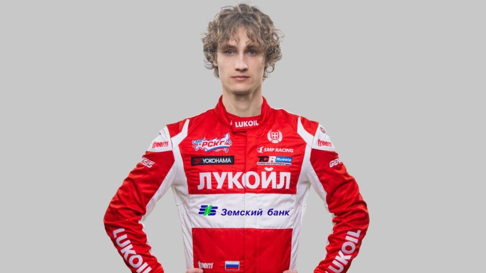 Гонщик из Сызрани Михаил Симонов второй раз подряд стал чемпионом Российской серии кольцевых гонок