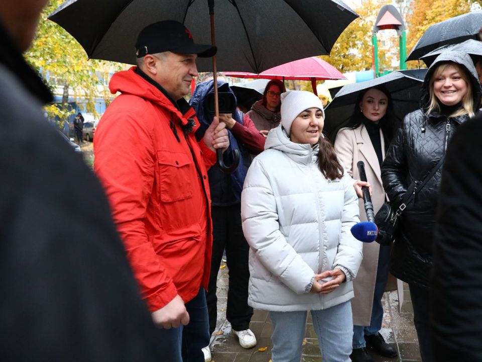 Иван Носков: Сегодня утром вместе с главой Промышленного района Иваном Сухаревым и депутатом Думы Самары Вячеславом Звягинцевым встретились с активными жителями дома 131 по Московскому шоссе