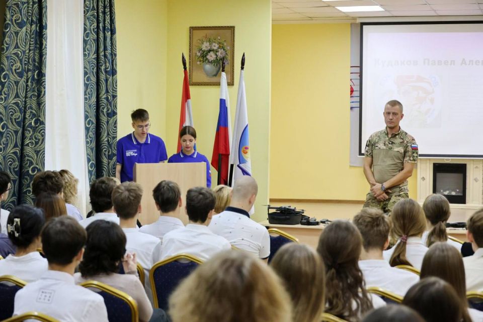 Ветеран СВО Павел Кудаков провел Урок мужества в самарской школе № 110