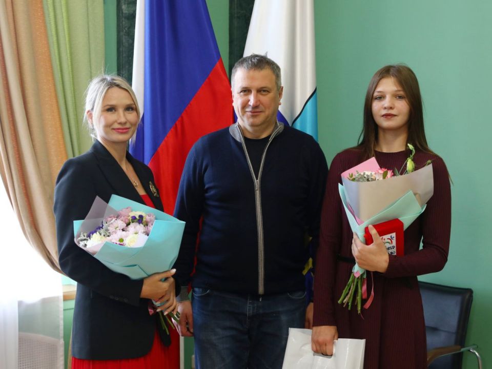 Иван Носков: Встретился с победительницей первенства мира по самбо Полиной Ерькиной и ее тренером, депутатом городской Думы Анной Сараевой