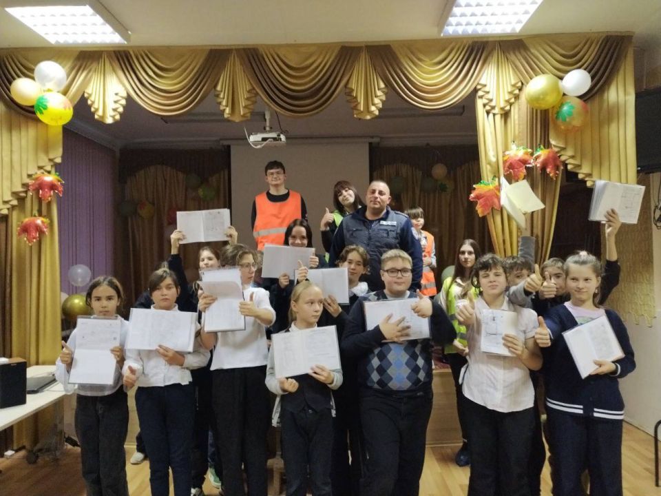 Сотрудник отдела Госавтоиспекции г. Новокуйбышевск провел профилактическую беседу в школе-интернате им. И.Е. Егорова. В ходе профилактической беседы обсудили наиболее важные вопросы: безопасность при использовании питбайков...