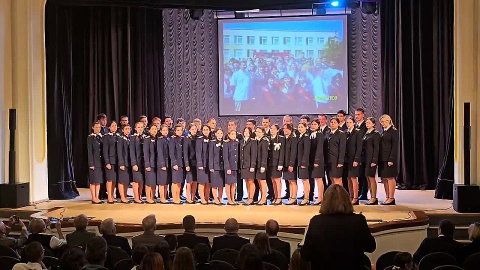 В ДК железнодорожников имени Пушкина прошла церемония принятия присяги кадетами СУ СК и МВД
