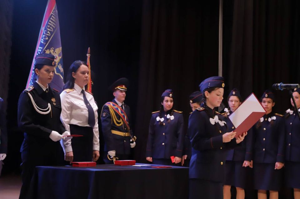 Первый заместитель руководителя следственного управления принял участие в торжественном мероприятии, посвященном принятию клятвы кадетами Первый заместитель руководителя следственного управления принял участие в торжественном мероприятии, посвященном принятию клятвы кадетами