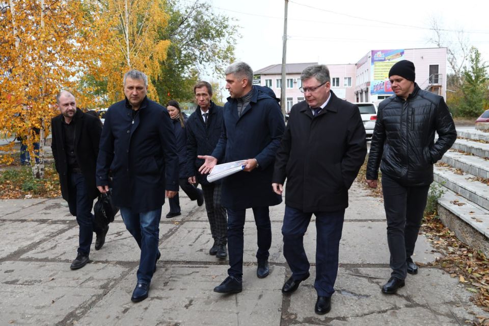 Глава Самары Иван Носков обсудил благоустройство территорий у Самарской городской больницы № 10