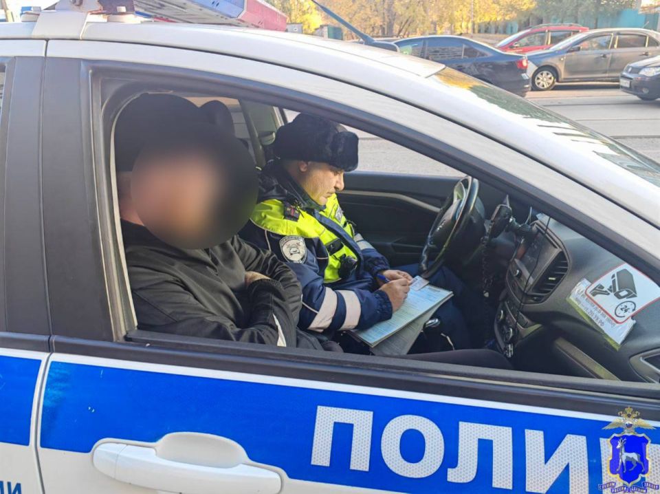 В Самаре проводится работа с водителями транспортных средств в рамках ОПМ «Профилактика»: осуществляется проверка документов и выявление грубых нарушений Правил дорожного движения