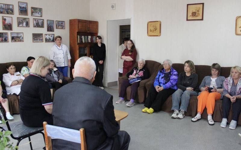 В Похвистнево, оперуполномоченный группы по предупреждению и раскрытию преступлений, совершенных с использованием информационно-телекоммуникационных технологий лейтенант полиции Олеся Кобяшева совместно с представителем...