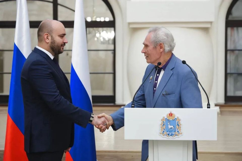 Губернатор Вячеслав Федорищев наградил лучших сотрудников дорожной отрасли