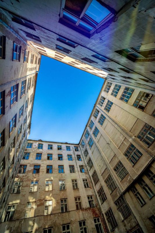 А что это такое красивое? Дом промышленности изнутри