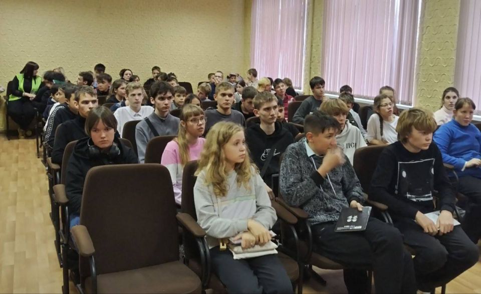 Сотрудник отдела Госавтоиспекции г. Новокуйбышевск провел профилактическую беседу в школе-интернате им. И.Е. Егорова. В ходе профилактической беседы обсудили наиболее важные вопросы: безопасность при использовании питбайков... Сотрудник отдела Госавтоиспекции г. Новокуйбышевск провел профилактическую беседу в школе-интернате им. И.Е. Егорова. В ходе профилактической беседы обсудили наиболее важные вопросы: безопасность при использовании питбайков...