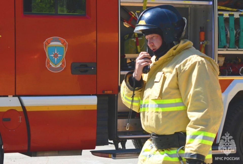 #Официально. О выезде подразделений в Центральном районе Тольятти В 12.45 21.10.2025 поступило сообщение о возможном загорании по адресу: г.о. Тольятти, Центральный район, ул. Ленина, 37