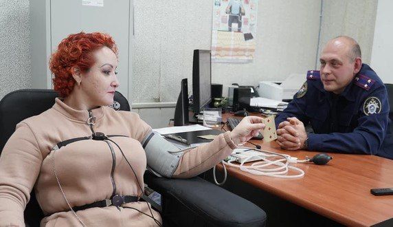 Старший специалист отдела криминалистики следственного управления СК России по Самарской области Артем Рахимов поделился особенностями психофизиологического исследования на полиграфе