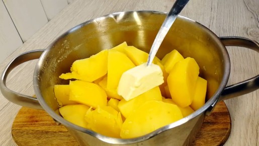 Трубочки с картофельным пюре и шпротами: идеальная закуска для любого стола