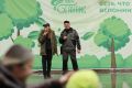 Студенты ВГЛТУ приводят в порядок парк Танаис