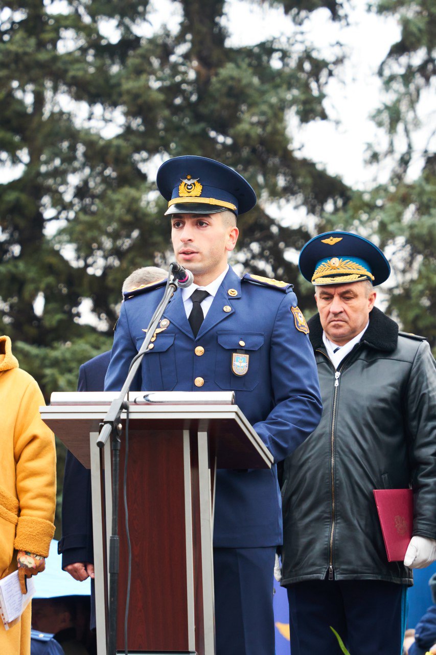 Сегодня на площади Ленина прошел 55-й выпуск летчиков армейской авиации Сегодня на площади Ленина прошел 55-й выпуск летчиков армейской авиации