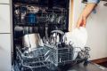 Как избежать катастрофы: 8 предметов, которые не следует класть в нижний ярус посудомойки