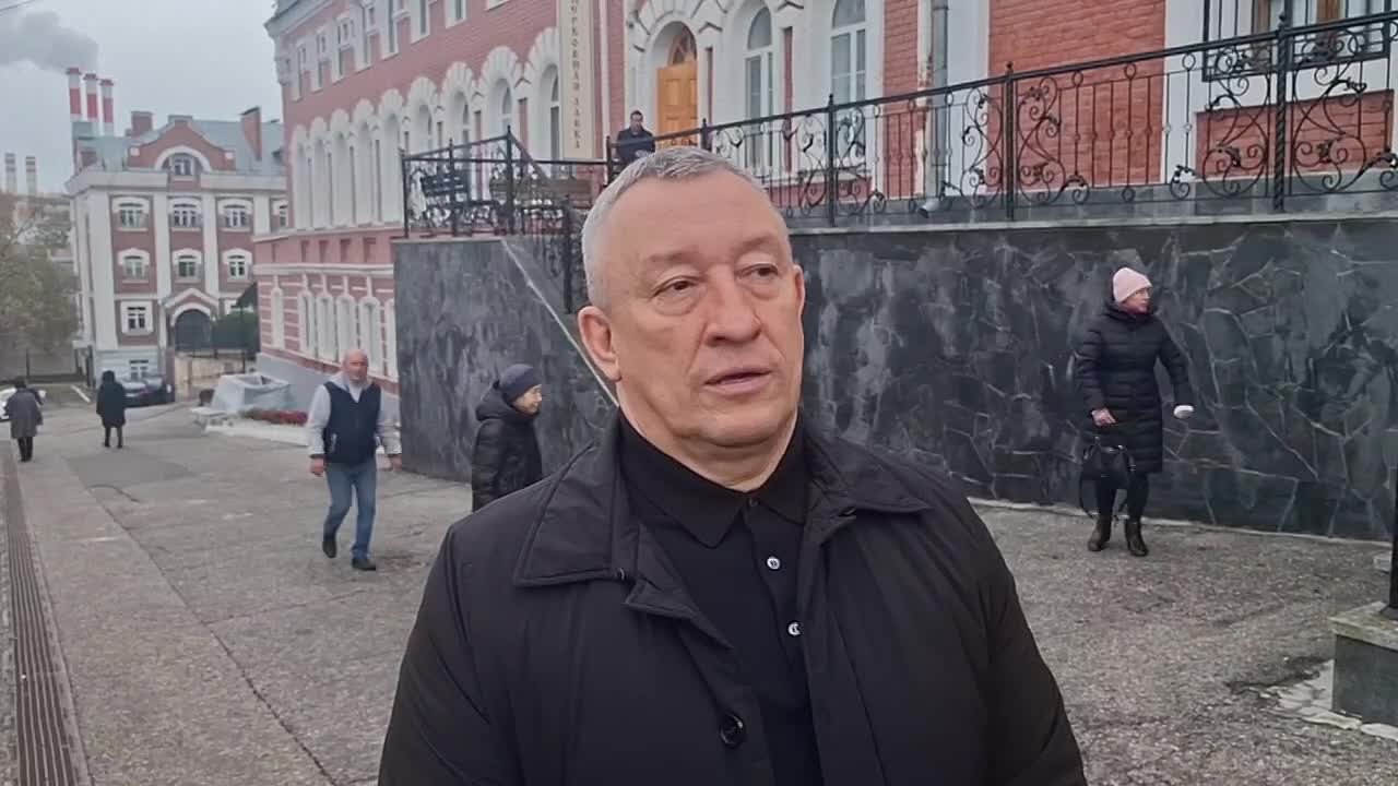 Среди почетных гостей праздничной службы оказался и первый вице-губернатор Самарской области Александр Фетисов