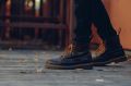 Как быстро разносить тесную или узкую обувь: 5 простых способов