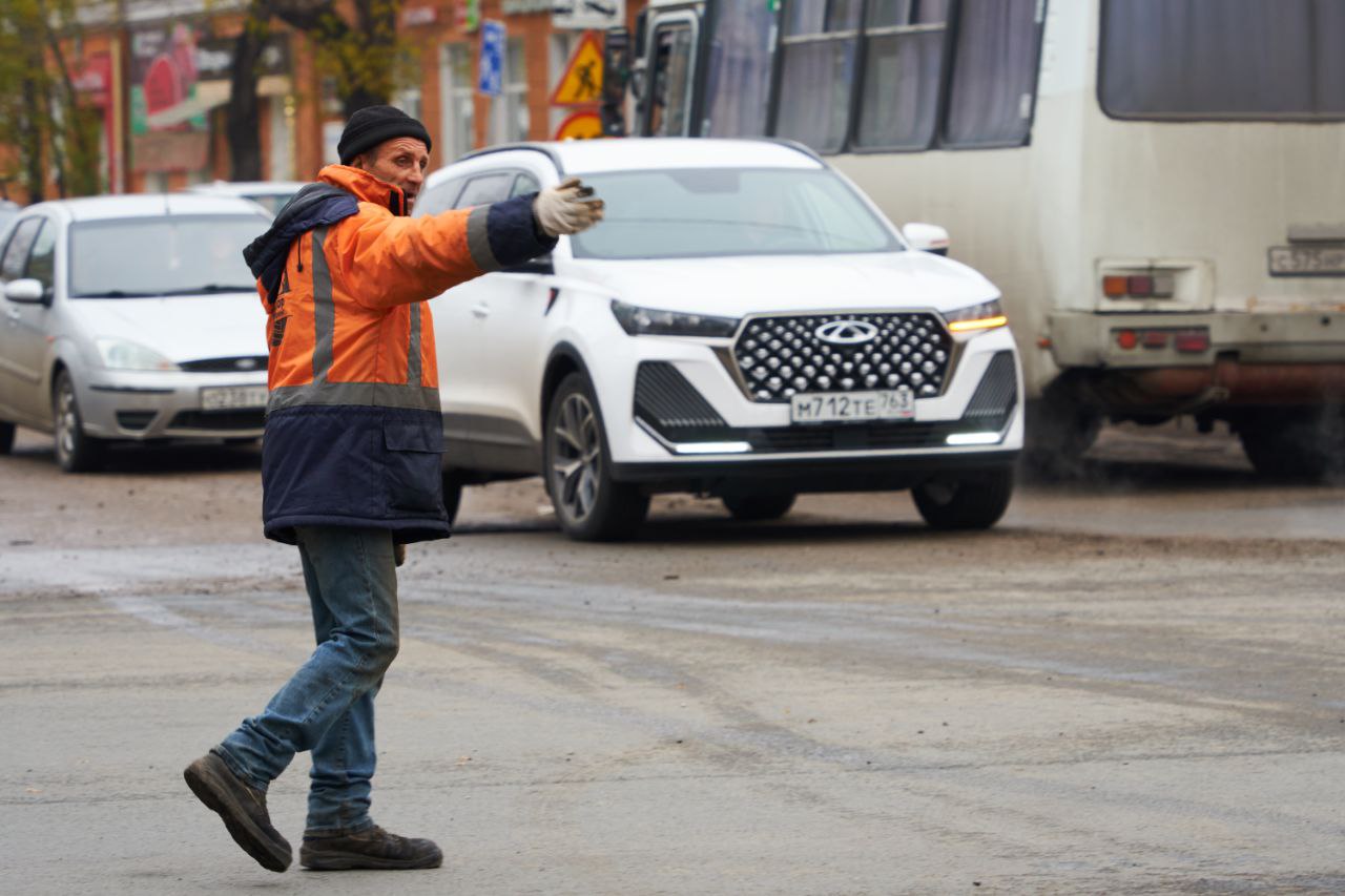 В Сызрани продолжается масштабный ремонт дорог В Сызрани продолжается масштабный ремонт дорог