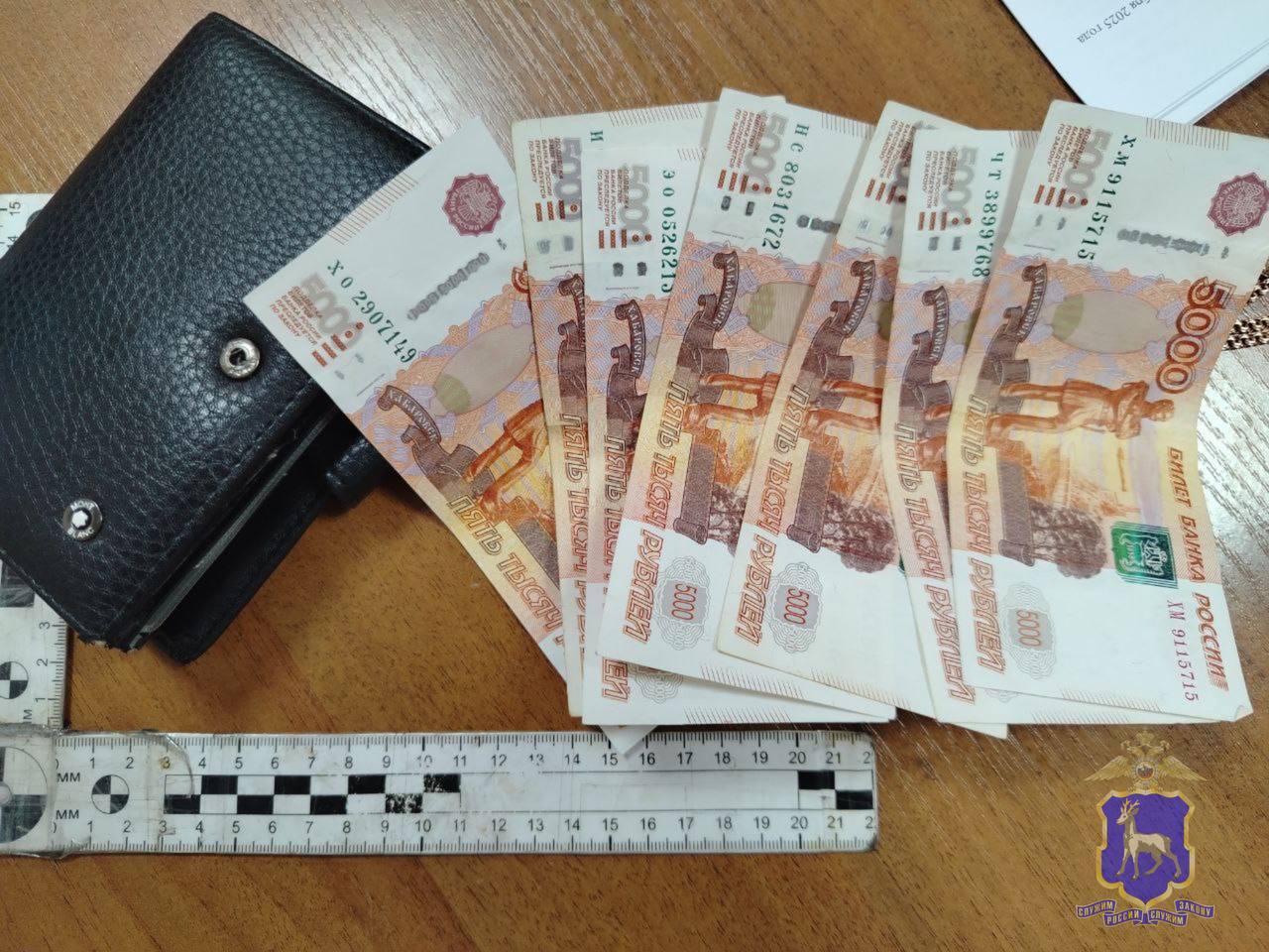 Сызрань взбудоражена дерзким ограблением ювелирного: полицейские задержали жулика и вернули украденные драгоценности